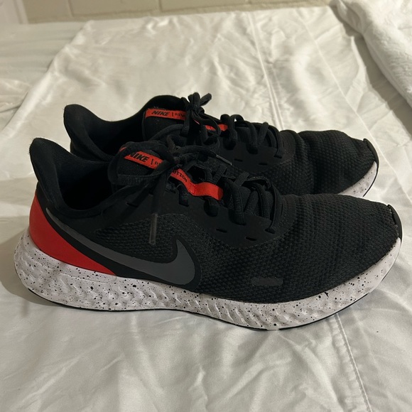 Nike Shoes - Nike women’s size 10 black and red shoes.